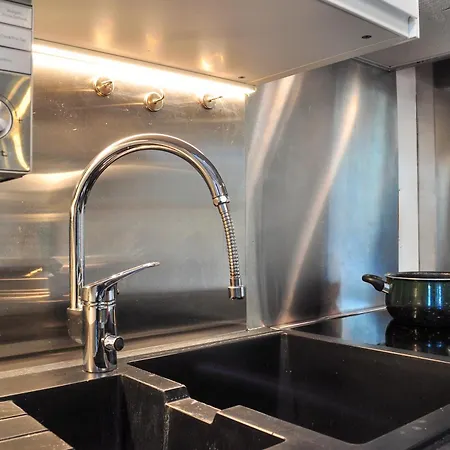 Arctic Retro Luxe - Center One Bedroom