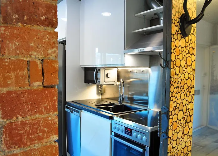 Arctic Retro Luxe - Center One Bedroom *